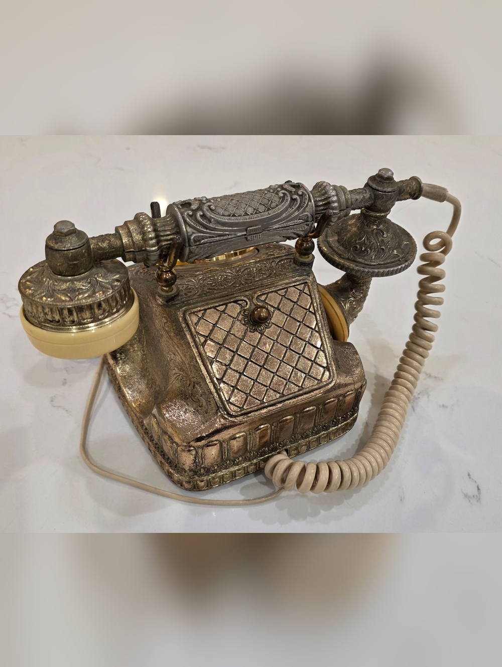 Vintage Ornate Rotary Phone - Picture 4 of 12